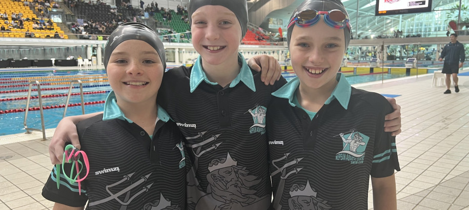 3 swimmers