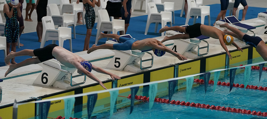 Norwest SC swimmers diving in